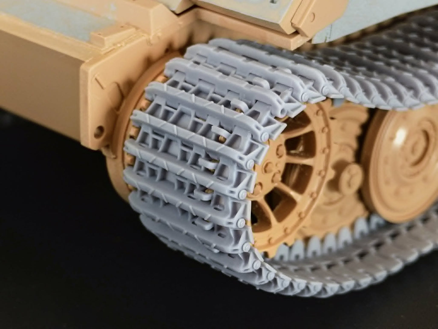 DB35009 Tiger I Track Late